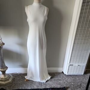 Elegant White Sleeveless Maxi Dress
